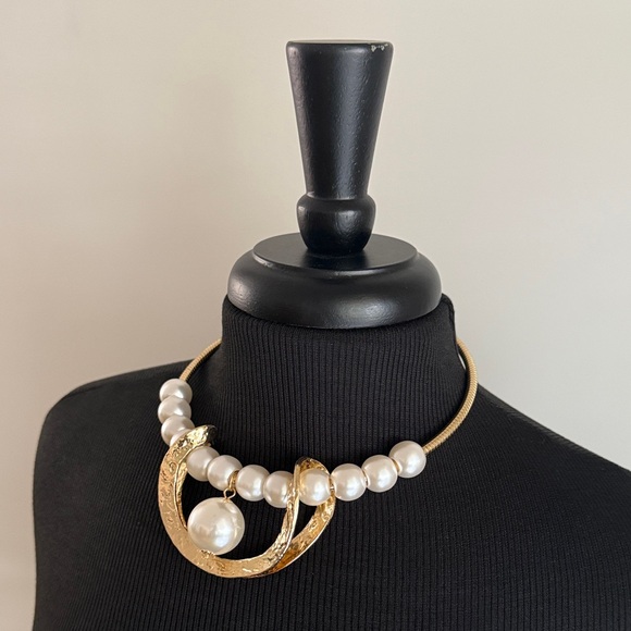 Fashion Jewelry Gold and Pearl Crescent Necklace Set - Picture 2 of 4